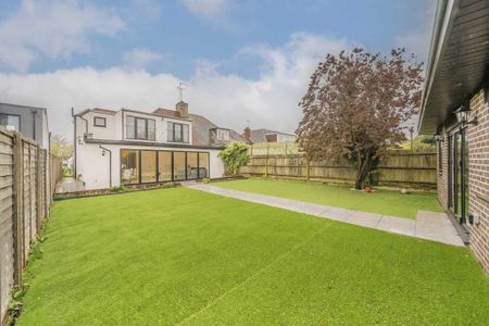 5 bedroom flat to rent - Photo 3