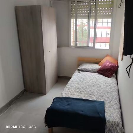 Calle Primavera, Sevilla, Andalusia 41009 - Photo 2