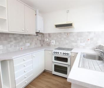 St Just Close, Ferndown - Photo 4