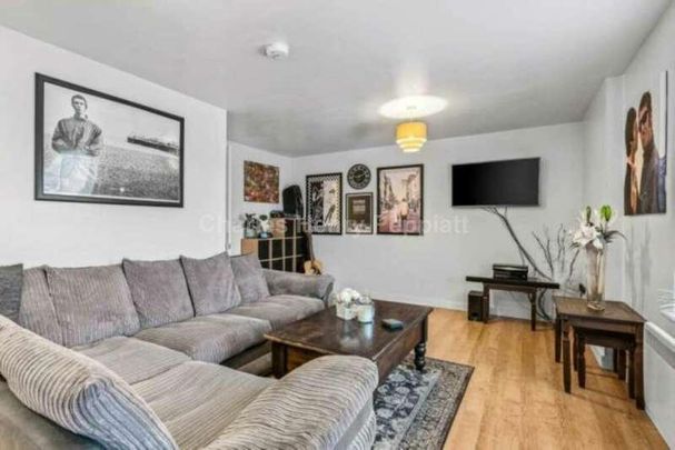 Dellsome Lane, Welham Green, AL9 - Photo 1