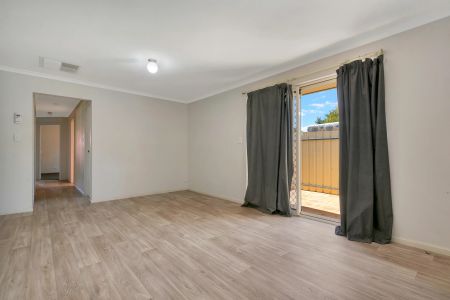 16 Grace Boulevard - Photo 2