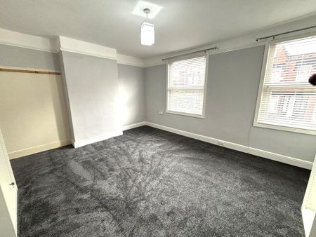 4 bedroom terraced house to rent - Photo 4