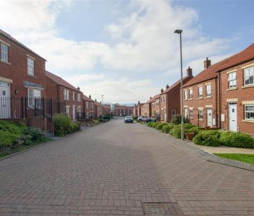 4 bedroom semi-detached house to rent - Photo 2