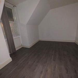 3 bedroom flat to rent - Photo 2