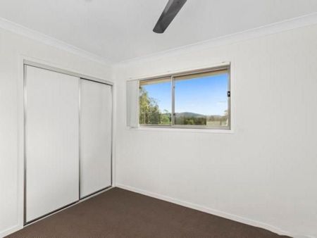 Modern Townhouse Overlooking Parkland - Photo 3