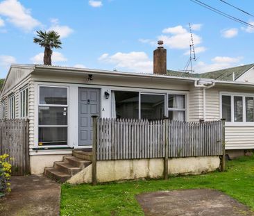 Standalone Urban Oasis with Expansive Backyard - Photo 4