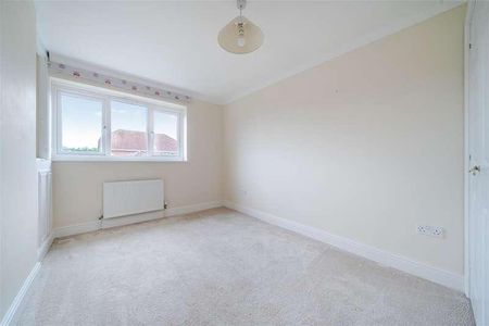 The Spur, Gosport, PO12 - Photo 2