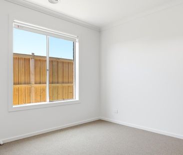 HOME FOR RENT IN THRONHILL PARK - Photo 6