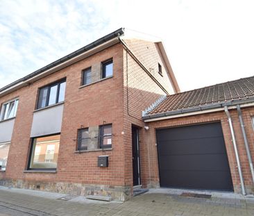 Volledig gerenoveerde woning met tuin en 3 slaapkamers - Photo 2