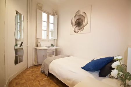 Calle del General Álvarez de Castro, Madrid, Community of Madrid 28010 - Photo 4