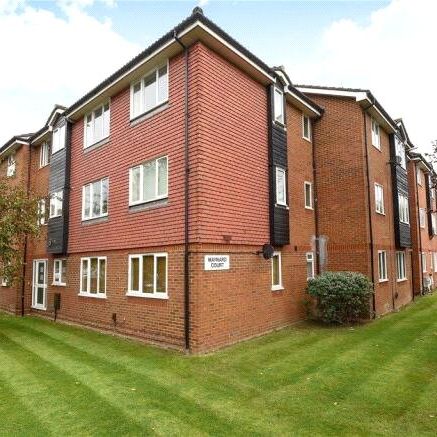 Rosefield Road, Staines-upon-Thames, Surrey, TW18 4QD - Photo 1