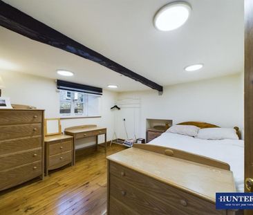 4 bedroom flat to rent - Photo 3