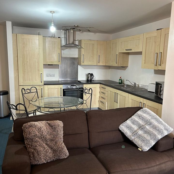 2 Bed Flat, The Waterfront, M11 - Photo 1