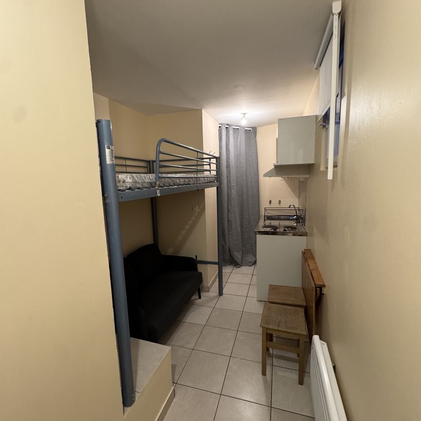 Location Appartement 1 pièce 9m² NIMES 30900 - Photo 1