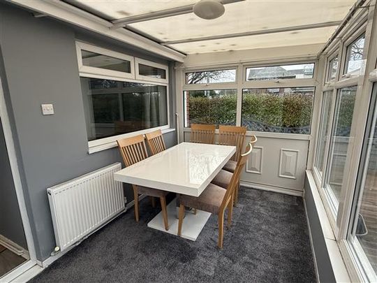 3 Bedroom Bungalow For Rent in Broadway, Chadderton - Photo 1