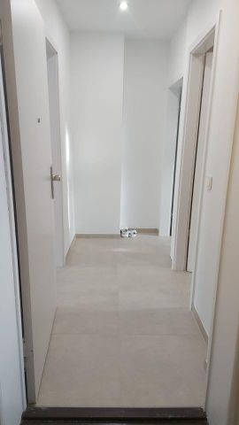 Wunderschöne 2-Zimmer-Altbauwohnung mit Einbauküche, unbefristet & per sofort in Berlin-Wedding! - Photo 4