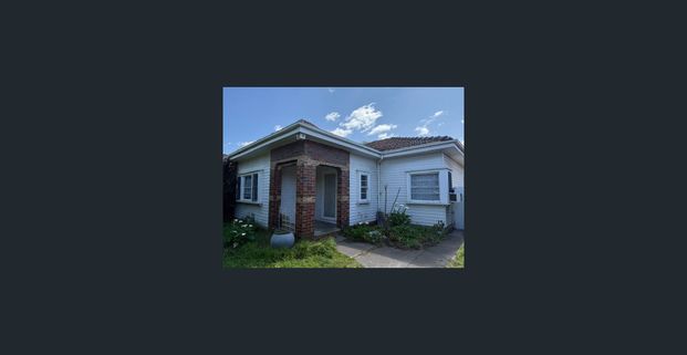 298 Essex Street, West Footscray, Vic 3012 - Photo 1