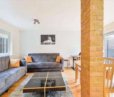 St. Michaels Close, London, E16 - Photo 2