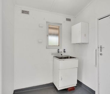 Spacious & Freshly Updated Family Home! - Photo 4