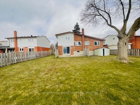 Detached Home For Lease | E8108412 - Photo 2