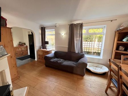 2 bedroom semi-detached house to rent - Photo 4