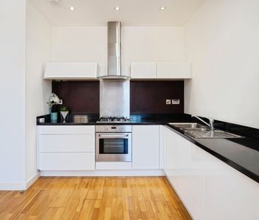 East Arbour Street, Stepney, London, E1 0EP - Photo 2