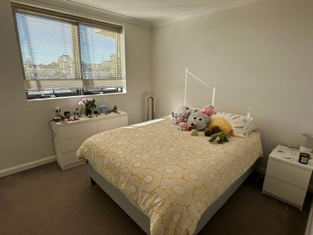 Wollstonecraft - Photo 2