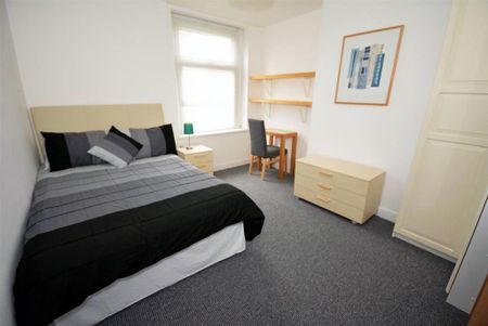 1 bedroom in a house share to rent - Photo 3