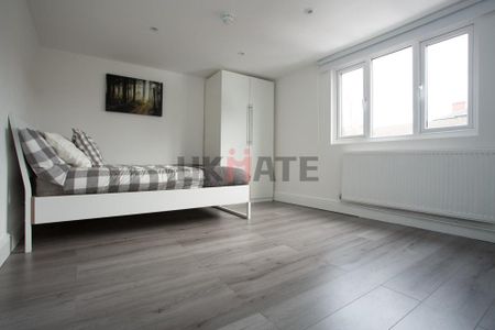 Newington Butts C 1 - Photo 2