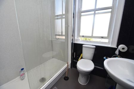 6 bedroom flat to rent - Photo 3