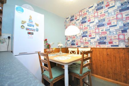 Terraced House to rent - Duddington Close, London, SE9 - Photo 5