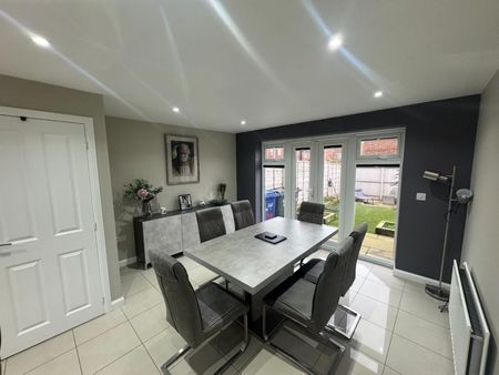 3 bedroom House To Let - Photo 4