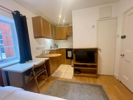 Flat 115 Fulham Palace Road, Fulham W6 9HH - Photo 3