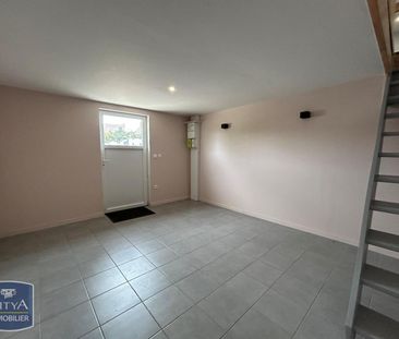 Location Appartement 3 pièces 99m² NEUVILLE ST REMY 59554 - Photo 1
