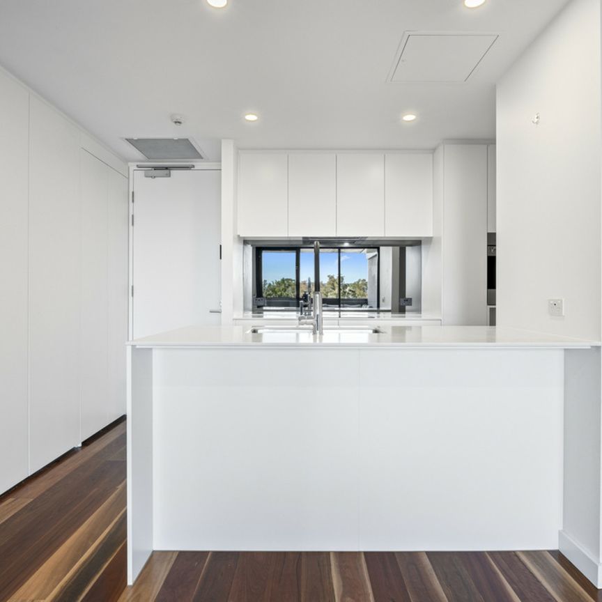 Do not miss this gem! 2 bed 2 bath & 2 car spaces - Photo 1