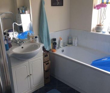 2 bedroom semi-detached house to rent - Photo 4