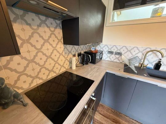 2 bedroom apartment to rent - Photo 1