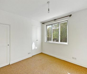 3 bedroom detached house to rent - Photo 4
