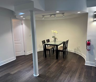 For Lease - 187 Redstone Road, Richmond Hill, Ontario - Photo 4