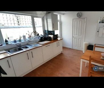 3 bedroom terraced house to rent - Photo 5