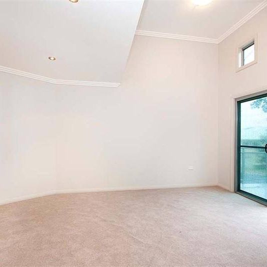 Modern Coastal Living - Freshly Renovated Townhouse - Photo 1