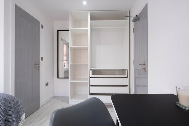 6 bedroom house to rent - Photo 1