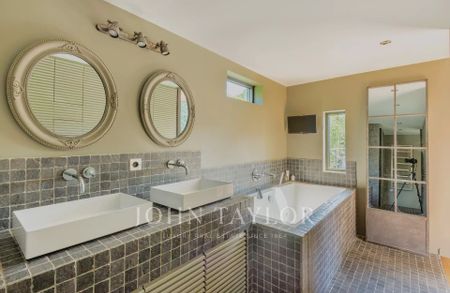 Maison à louer Neuilly-Sur-Seine, Paris, France12 500 EUR / Mois - Photo 2