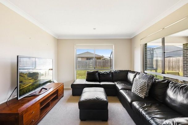 15 McIntosh Street - Photo 1