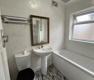 Room in a Shared House, Vale Street, M11 - Photo 4