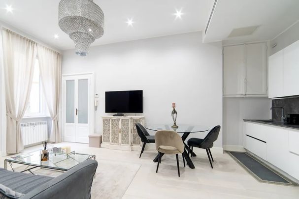 Largo Claudio Treves, Milan, Lombardy 20121 - Photo 1