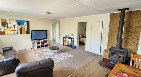 FOUR BEDROOM FAMILY HOME IN ELTHAM - Photo 4