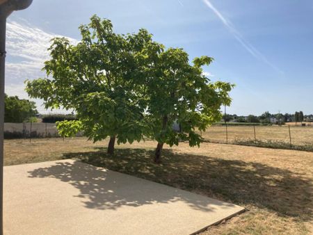 Location Maison 5 pièces 91m² ROCHECORBON 37210 - Photo 2
