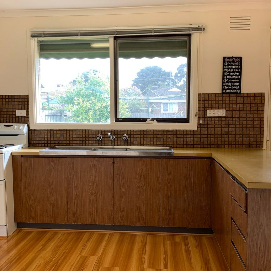 15 Binding Avenue, Cranbourne VIC - Photo 1