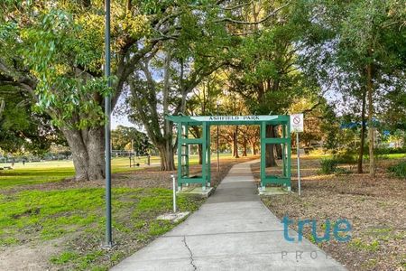 COMPLETELY RENOVATED STUDIO IN CONVENIENT LOCATION - Photo 5